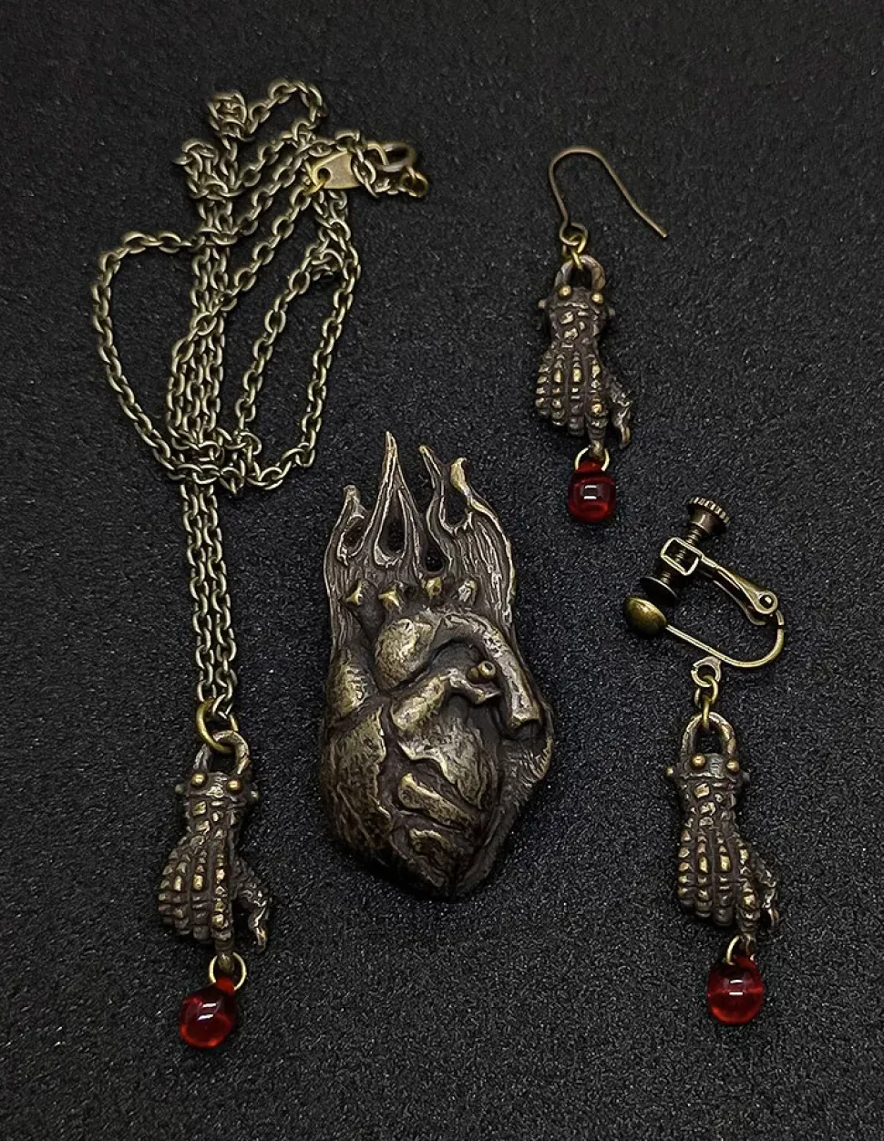 Dragon's Dogma 2 Dragon Hand Pendant
