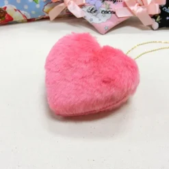 Le cocone Big Heart Fake Fur Necklace