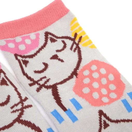 Nagomi Modern Women's Gray Cat Tabi Socks