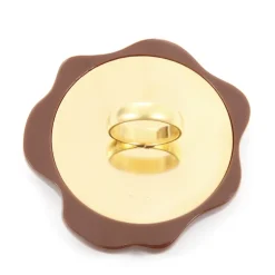 Q-pot. Chocolate Seal Ring