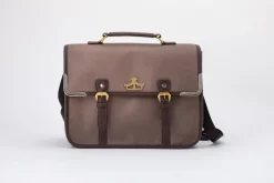 Wandering Witch: The Journey of Elaina Elaina’s Bag